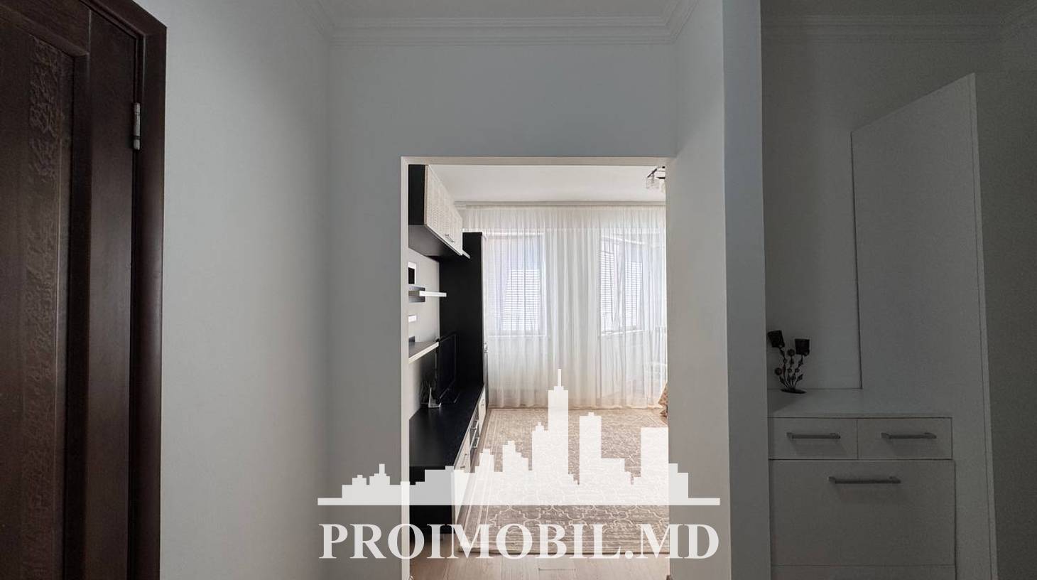 https://images.proimobil.md/1AatJEJGQv2zIKK5NCfQ-p7kEETZ52gP3ACl3_mwJR4/watermark:0.75:so:0:30:0.39/resize:fill:1460:816:1/gravity:ce/bG9jYWw6Ly8vZXN0YXRlL2xyLzNmMGMwNzdmLWZhNTUtNDhjZi05ZTc1LWJhYWFmNzU1NGY1NS5qcGVn