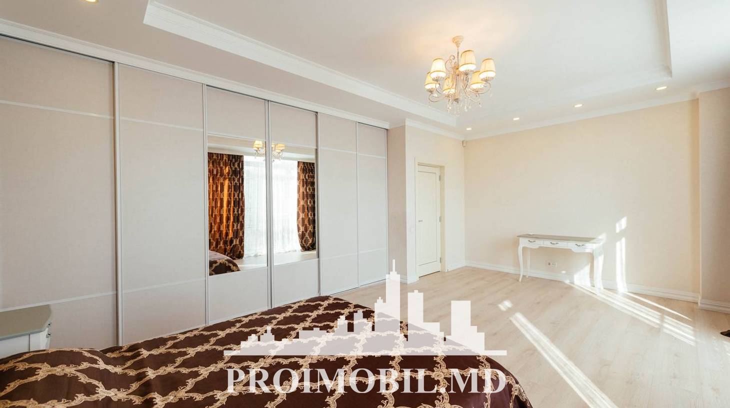 https://images.proimobil.md/1EbNthKgS3iWhipvXyMfz7vmSkxXVS4s3dz1ETsK7Ec/watermark:0.75:so:0:30:0.39/resize:fill:1460:816:1/gravity:ce/bG9jYWw6Ly8vZXN0YXRlL2xyLzdkOTA3YjFjLWUxOGMtNGZjZS04YmEyLWQ0YmMzYjliYmUwMS5qcGVn