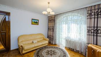 https://images.proimobil.md/1JetAuFV5Rho2ZA_trG-9hPNEkdIT5pYfWIruIYneLQ/resize:fill:350:198:1/gravity:ce/bG9jYWw6Ly8vZXN0YXRlL2xyL2MyYjAwMWJhLTlhMTYtNGFlMi1hNTNkLTk5MjZmYjNhZTJiMi5qcGVn