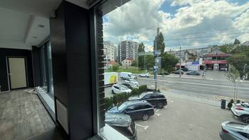 https://images.proimobil.md/1JfMWNssGFKrHy1pbmevsldgjLQYDC8kB4oiQXaWMrQ/resize:fill:350:198:1/gravity:ce/bG9jYWw6Ly8vZXN0YXRlL2xyLzY0MTIyZTE1LTc4NjctNGVlZS1iZWI3LWMzOGNiYmEzZTZhZS5qcGVn