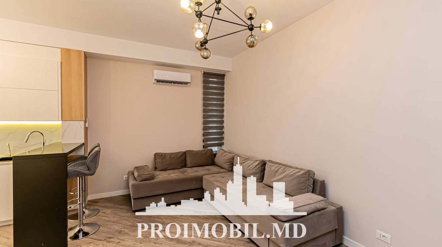 https://images.proimobil.md/1Jq-V1KLHyUB73qSsOTlZ5v6SXNDFW0qdMqc4revjiI/watermark:0.75:so:0:30:0.39/resize:fill:1460:816:1/gravity:ce/bG9jYWw6Ly8vZXN0YXRlL2xyLzIzM2IyNTliLWQxMTYtNDllNC05MGRmLWUxMGFkZTUzNzY1MS5qcGVn