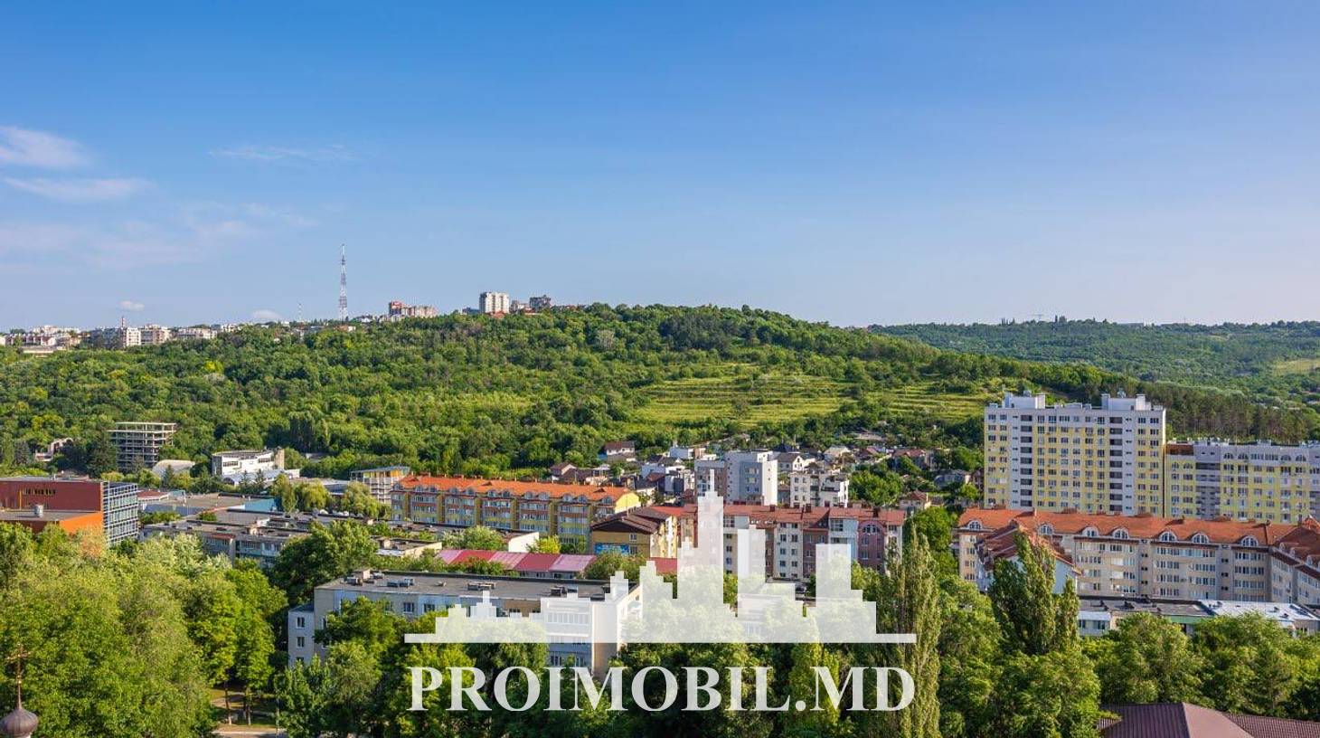 https://images.proimobil.md/1KtoOTSS9--85f9soHTfr0ao5gRjUBpMx065hjf2938/watermark:0.75:so:0:30:0.39/resize:fill:1460:816:1/gravity:ce/bG9jYWw6Ly8vZXN0YXRlL2xyL2JjMmRmMGNmLTQyZDQtNDEwMi05ZmI3LWZmN2I0NWNhMGNiNy5qcGVn