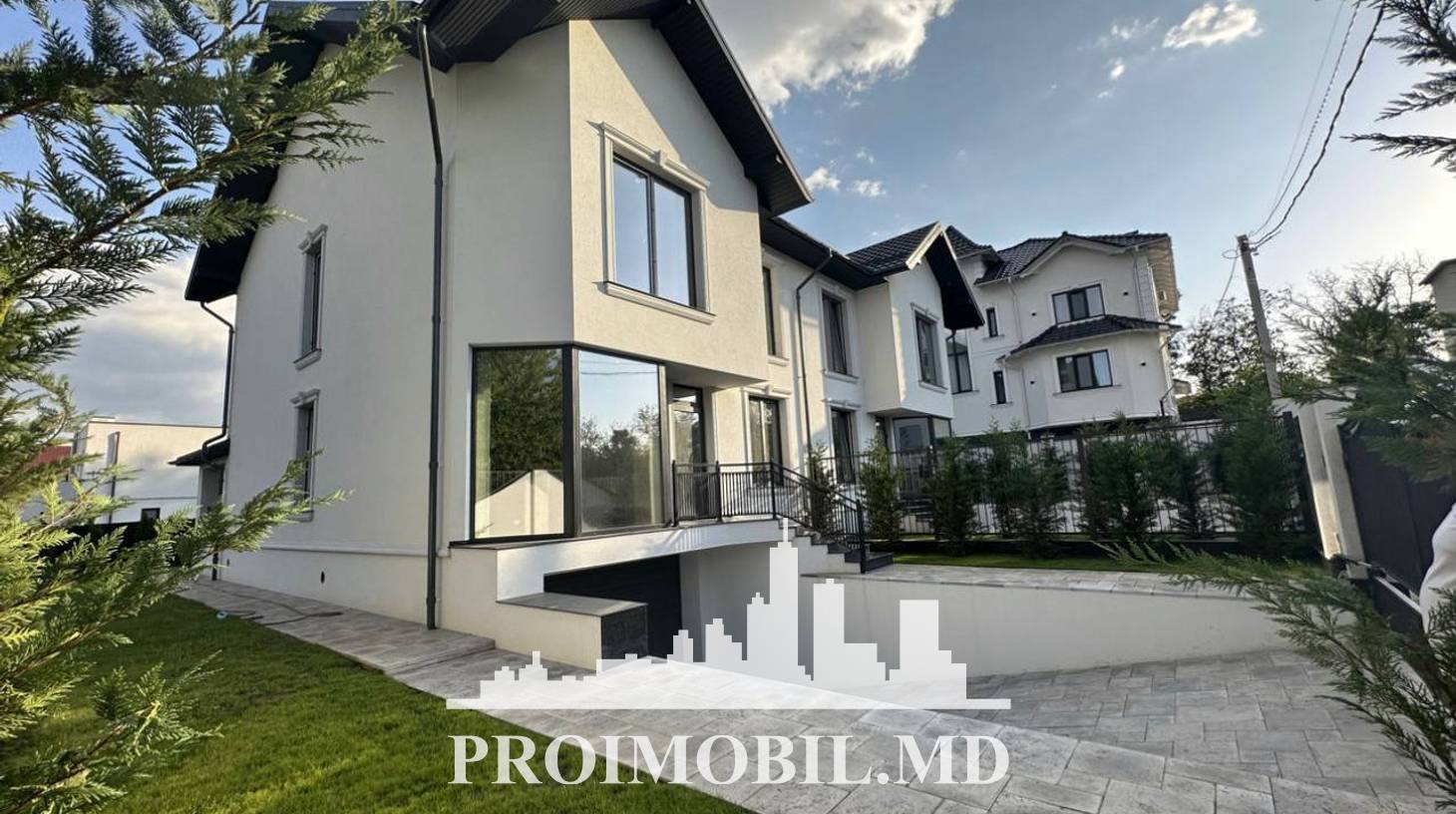 https://images.proimobil.md/1MCq9XTdmpdlV03PFhW0ClpFrk4g4Jjundmw7u1oxFA/watermark:0.75:so:0:30:0.39/resize:fill:1460:816:1/gravity:ce/bG9jYWw6Ly8vZXN0YXRlL2xyL2YwNjU2MGFhLTc5ZWYtNGE0MC1hNWU1LTI0Yjg0ZmI3M2E2YS5qcGVn