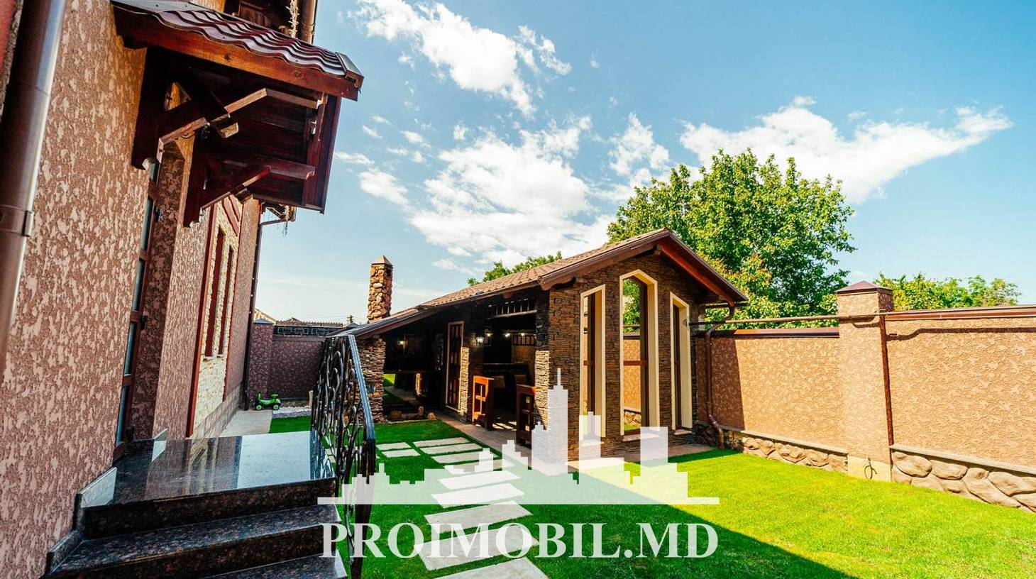 https://images.proimobil.md/1QreMIcN9oG3KtI0yyWNCnlu25a5ZcVWjL-gaS66sb0/watermark:0.75:so:0:30:0.39/resize:fill:1460:816:1/gravity:ce/bG9jYWw6Ly8vZXN0YXRlL2xyLzA0YTRhMTNjLTc5ZWQtNDQzNC04OWQxLTI4NTRhMmY1MjBjZC5qcGVn