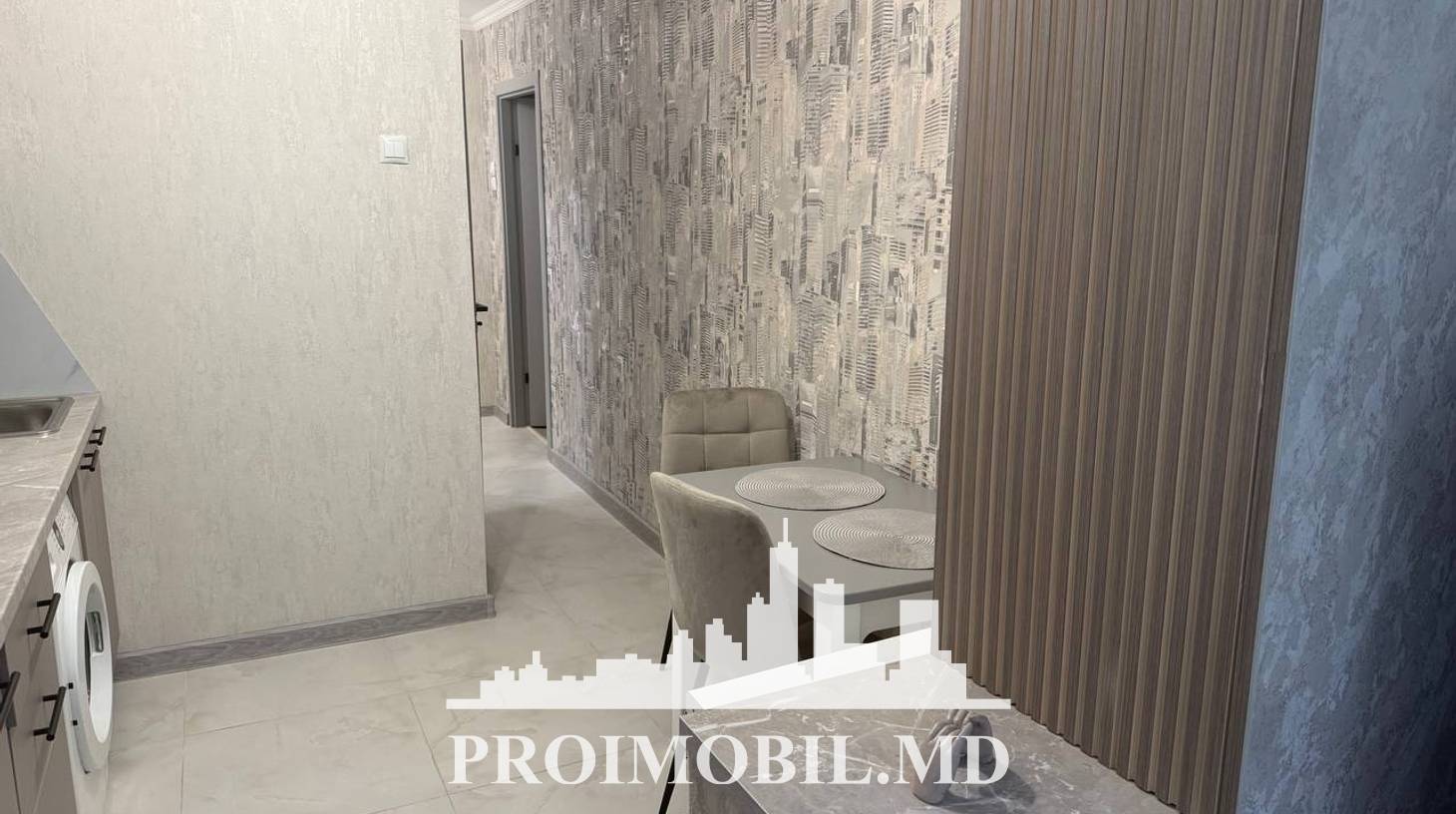 https://images.proimobil.md/1VX6hZgXJ-4WuFflHX_MRbpgUOZIqHLqrt54SrBaPeA/watermark:0.75:so:0:30:0.39/resize:fill:1460:816:1/gravity:ce/bG9jYWw6Ly8vZXN0YXRlL2xyLzViMmZhZjNjLWJmOWUtNDQyZS1iNTE5LTBhMmZiMDhiOTE0Yy5qcGVn