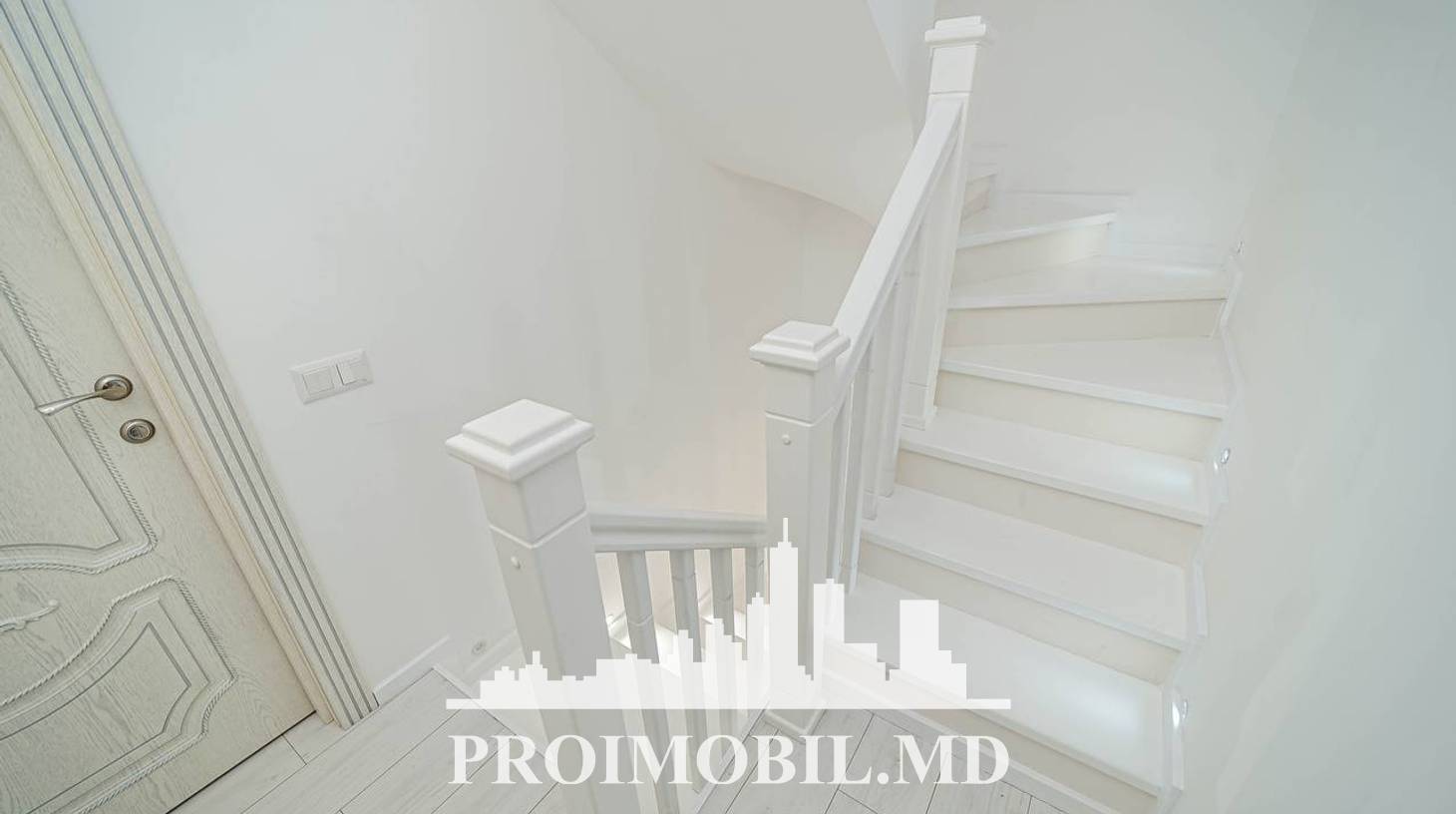 https://images.proimobil.md/1Vp94tvgbLF40Bk9HpA22uHIRZtZ76faW-v8jToD-D4/watermark:0.75:so:0:30:0.39/resize:fill:1460:816:1/gravity:ce/bG9jYWw6Ly8vZXN0YXRlL2xyLzZlODZhYTEzLTg4NjAtNGI5Ni04OGFiLTM5YTE5YWEyNDFlNi5qcGVn