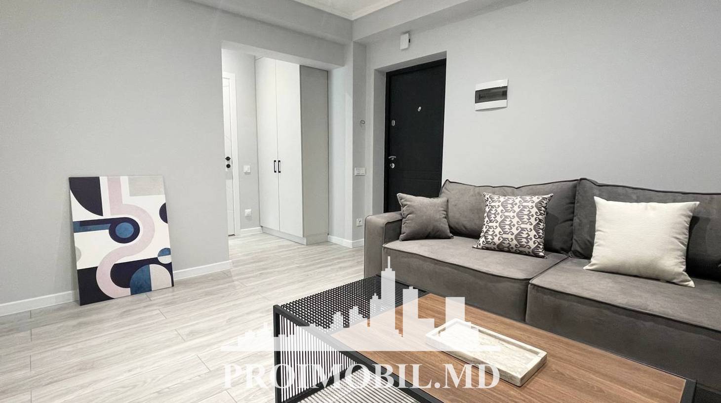 https://images.proimobil.md/1Z5J3cf8k4a5MO7pFwkOBcYZRvNp2kkRy_mSS1aGsIU/watermark:0.75:so:0:30:0.39/resize:fill:1460:816:1/gravity:ce/bG9jYWw6Ly8vZXN0YXRlL2xyLzZkYTg4N2E0LTYxMWEtNGJlOC05YjhlLTJiOTc0YjA0NjcyMi5qcGVn