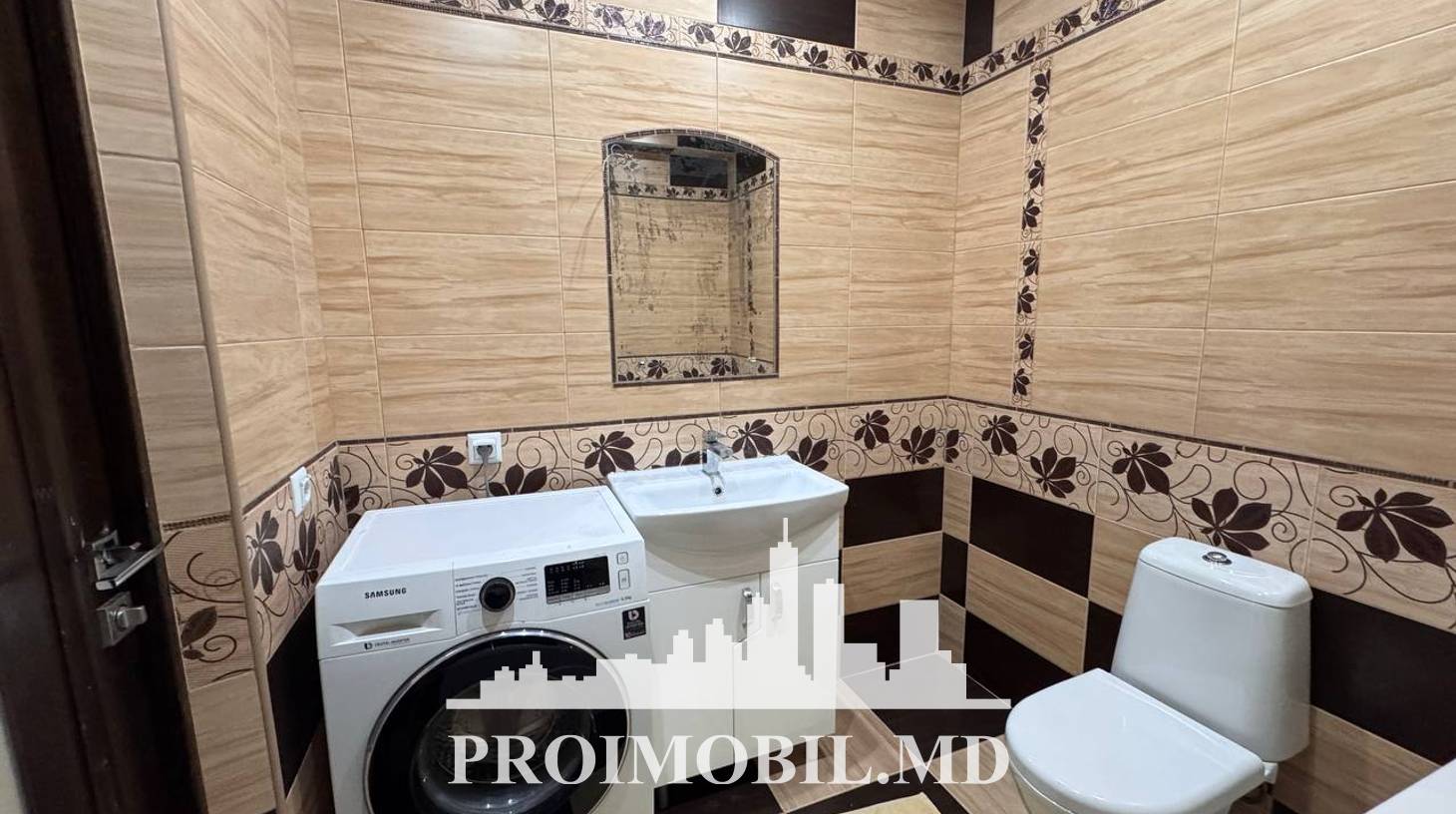 https://images.proimobil.md/1aOu2e8VTv-DmKTyGNAirpYaSXGP25hSSFizMa-QERk/watermark:0.75:so:0:30:0.39/resize:fill:1460:816:1/gravity:ce/bG9jYWw6Ly8vZXN0YXRlL2xyLzdiMTYxNmY4LWViYjQtNDgxMS1iYTk5LWM5N2EyYzIyMmRkOS5qcGVn