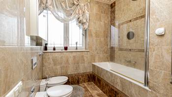 https://images.proimobil.md/1cHF19usZ_AKO8cCHxPpr2RKebESZ88TT0J5-GcYL8w/resize:fill:350:198:1/gravity:ce/bG9jYWw6Ly8vZXN0YXRlL2xyLzQ5ZTdlZTU2LTgzMmMtNDg2Ny1iMzc5LWEwYzJlZmM2OTIwNC5qcGVn