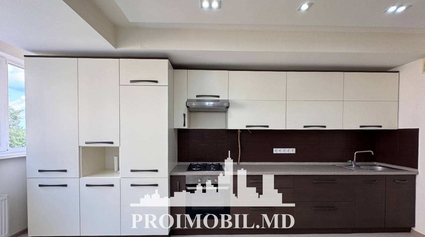 https://images.proimobil.md/1eCDSYddSmWjfHXkx4VoTWmdMD8H87R-kOZj8_nxB2g/watermark:0.75:so:0:30:0.39/resize:fill:1460:816:1/gravity:ce/bG9jYWw6Ly8vZXN0YXRlL2xyLzE3ZWYzODliLTM3OWMtNGMxYi04NDAzLWQ1ZDU3ZTM0Y2UwNi5qcGVn