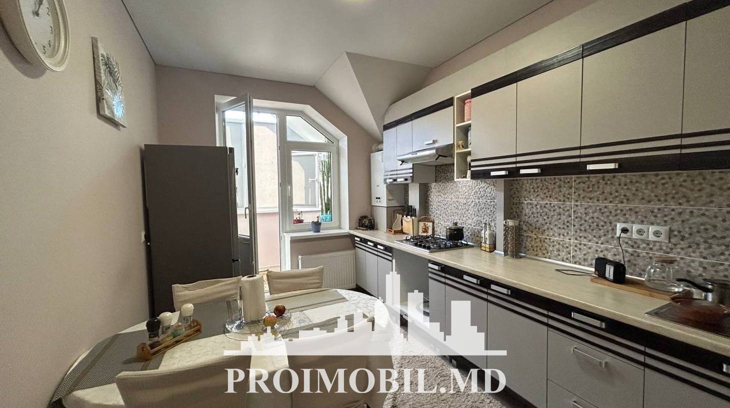 https://images.proimobil.md/1fnqJE-1aU9GvsxGDMx55EO3opOUp8wJelNErk_pFV4/watermark:0.75:so:0:30:0.39/resize:fill:1460:816:1/gravity:ce/bG9jYWw6Ly8vZXN0YXRlL2xyLzNiMGQ0NmQxLTBkNTQtNDNmYi1iYzdkLTQxNmJlNjMzMzI5NC5qcGVn
