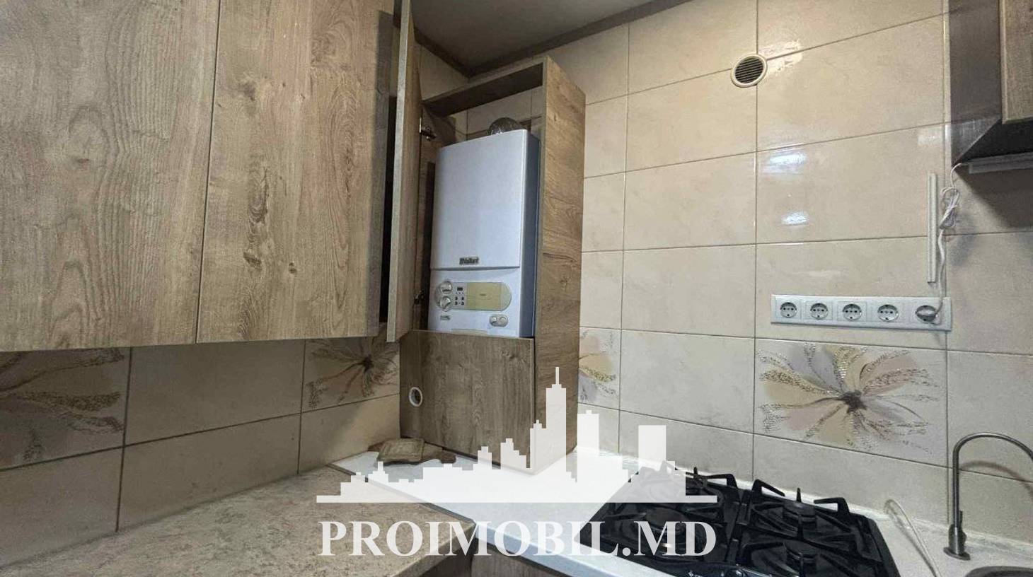 https://images.proimobil.md/1gI9-LChEEfK-CFrqZZb-6YaygyHcjTnoA6d2i4O4k8/watermark:0.75:so:0:30:0.39/resize:fill:1460:816:1/gravity:ce/bG9jYWw6Ly8vZXN0YXRlL2xyL2NmYWJhNDllLTBjM2YtNDFlOC1hZTE3LWEwYTVmMjQ3N2U5Zi5qcGVn