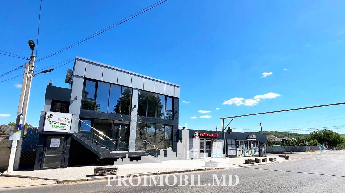 https://images.proimobil.md/1hu5mhljGJrAj5stN5e82PxpSwORmUQ1Tudfoveu07o/watermark:0.75:so:0:30:0.39/resize:fill:1460:816:1/gravity:ce/bG9jYWw6Ly8vZXN0YXRlL2xyL2QxYzJlNzkyLWY4MmItNDBmZS04YTQ1LTA0Y2RiY2QzOGJkNy5qcGVn