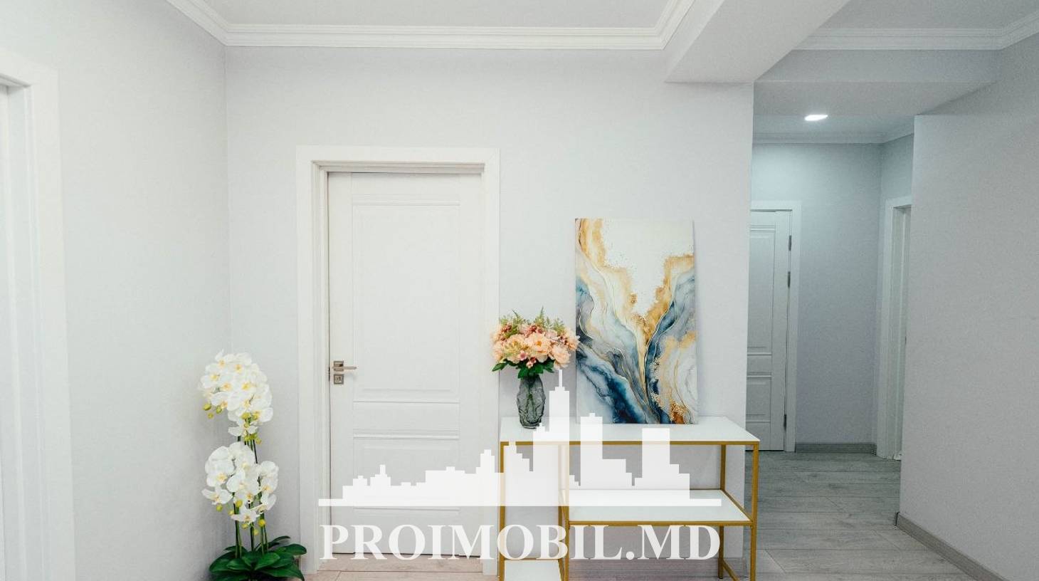 https://images.proimobil.md/1jBvrX8JRLVaSODroy2ErS1b7WlXvxcQtjsnk40r3wA/watermark:0.75:so:0:30:0.39/resize:fill:1460:816:1/gravity:ce/bG9jYWw6Ly8vZXN0YXRlL2xyLzMxZWI3NjM4LTg5MDMtNGFkNC05ZThlLWU3ZjhjNDJiNzgwMS5qcGVn