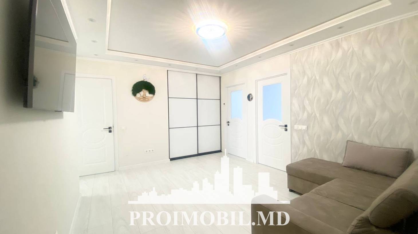https://images.proimobil.md/1jMIRho_rRf2eIJ8OKdS_BF2VjXgSE6jg7SWrIp3v2o/watermark:0.75:so:0:30:0.39/resize:fill:1460:816:1/gravity:ce/bG9jYWw6Ly8vZXN0YXRlL2xyL2EzMWMxMGM2LWY3M2EtNDg2Yy05ZDQ2LWQ1ODUzMDA2NzI5Yy5qcGVn