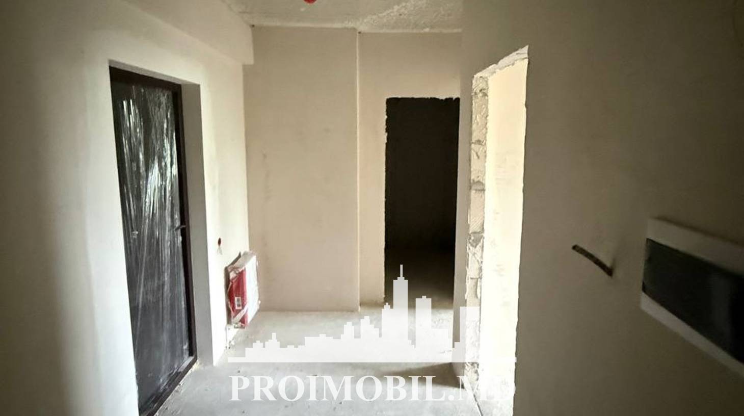 https://images.proimobil.md/1jq6pV3TOFj3yxH3l1sO6N-w-OqDn4jBMGkdP1zYKs8/watermark:0.75:so:0:30:0.39/resize:fill:1460:816:1/gravity:ce/bG9jYWw6Ly8vZXN0YXRlL2xyLzlhZWZkZDg4LTEyMmYtNDE0Ny1iNGJhLWFhODUxMzFiOTkyNC5qcGVn
