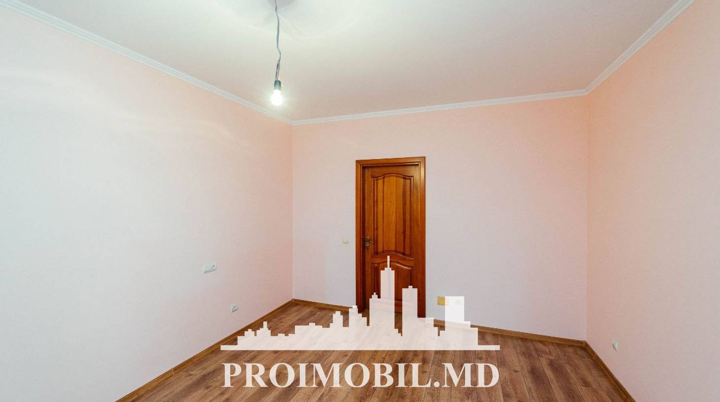 https://images.proimobil.md/1jyEWYffBNzdYhnSpQrmsJygOjY74CYn2a5YqiX8BT4/watermark:0.75:so:0:30:0.39/resize:fill:1460:816:1/gravity:ce/bG9jYWw6Ly8vZXN0YXRlL2xyLzYzZmFjNTNjLTVmM2EtNDBhMS05Yjk4LWVjNWI1NDJmOWY1Yy5qcGVn