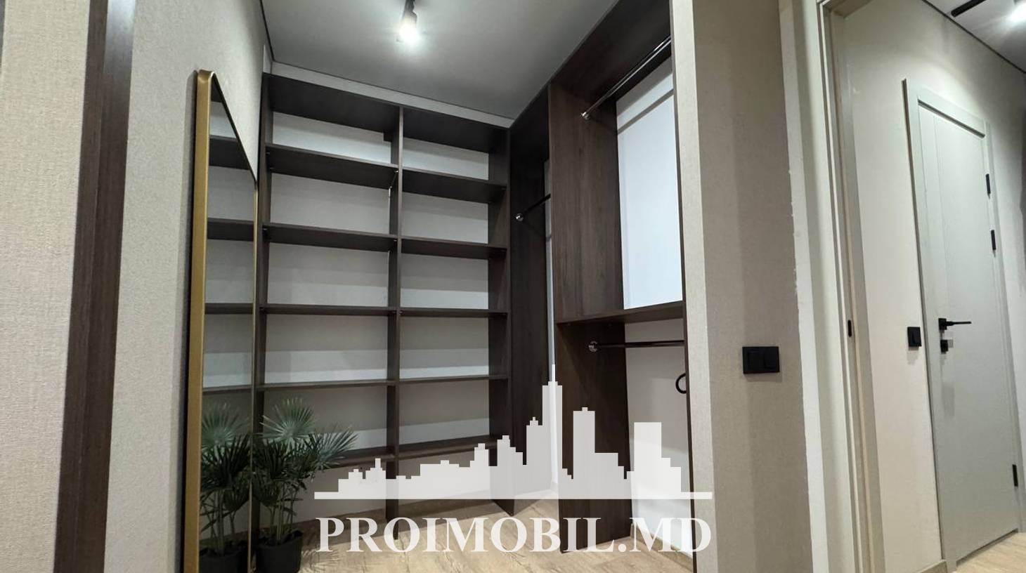 https://images.proimobil.md/1pmw00eSpb4-nbDZfb5uEJbn1bH6HwB6O3umdmuhsHM/watermark:0.75:so:0:30:0.39/resize:fill:1460:816:1/gravity:ce/bG9jYWw6Ly8vZXN0YXRlL2xyLzBjYWZjZjdmLTI2OWMtNDIxNS04NTBjLTU2OGU2NmY5NjUyYS5qcGVn