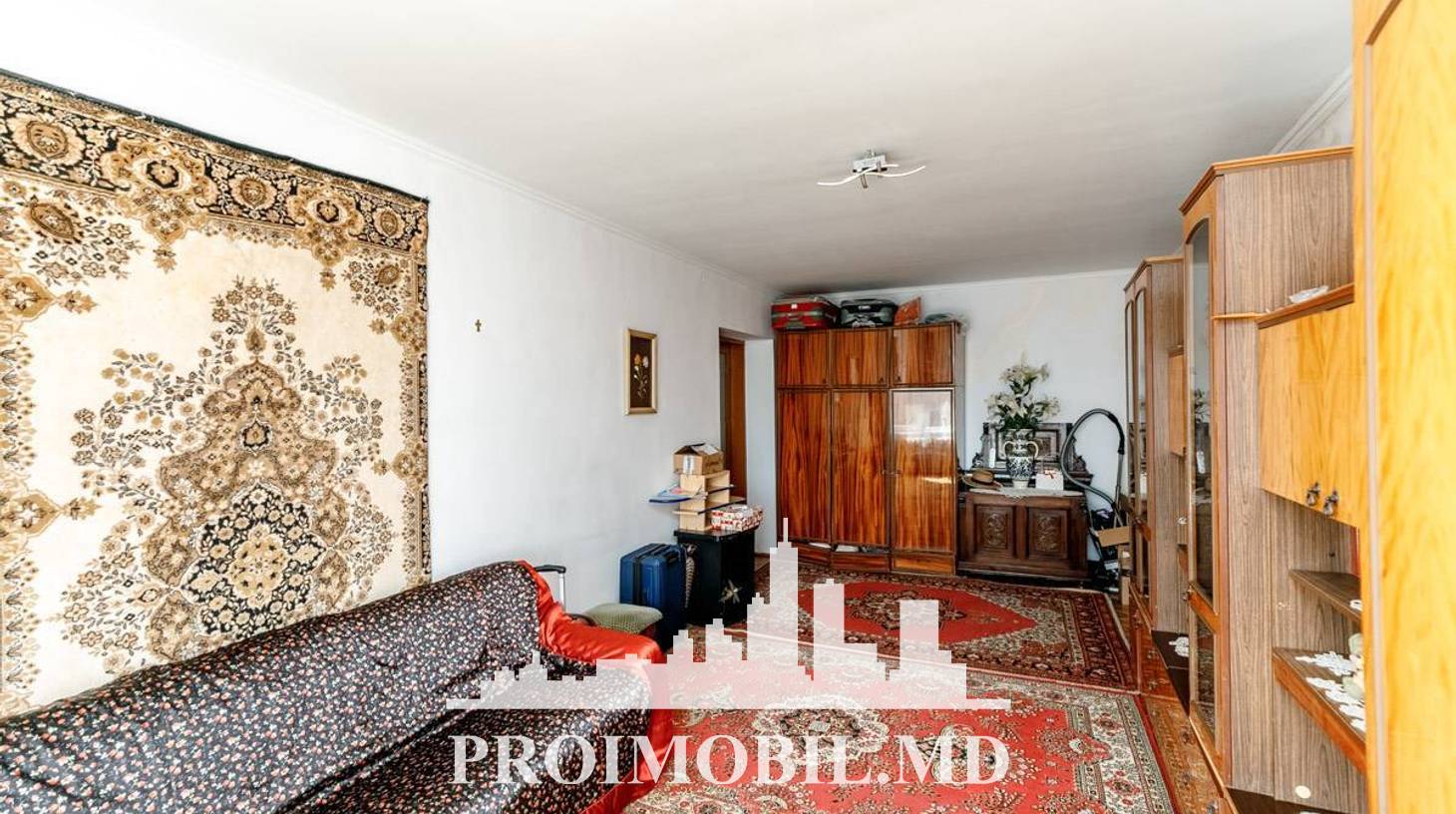 https://images.proimobil.md/1rDCSpjxkCycqbCEHb18ye5Tl63-if6P1ZFWsNIpbQc/watermark:0.75:so:0:30:0.39/resize:fill:1460:816:1/gravity:ce/bG9jYWw6Ly8vZXN0YXRlL2xyLzM3YWZjOTYwLTM1YTktNDRmZi05MDMwLWE0NjI3MTZhMDBiNy5qcGVn