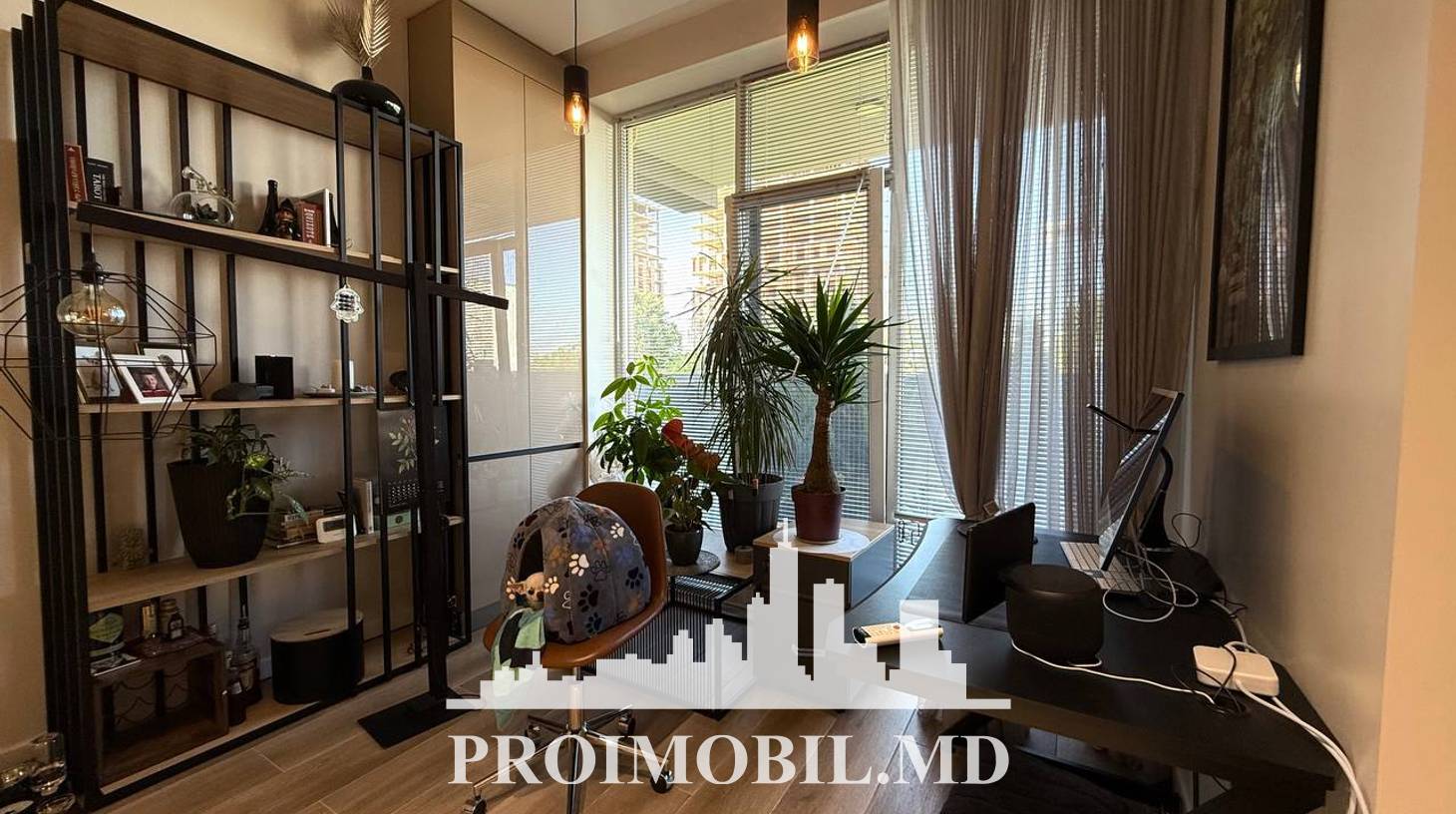 https://images.proimobil.md/1rtNZ4UrjEJdK8KAAqSyjSE42YXCggkwF4fkvxo5idA/watermark:0.75:so:0:30:0.39/resize:fill:1460:816:1/gravity:ce/bG9jYWw6Ly8vZXN0YXRlL2xyL2NmYWY3MmQzLTRmNWUtNDY4ZC04NGFmLTgyZmM1NDkwYmU1NS5qcGVn