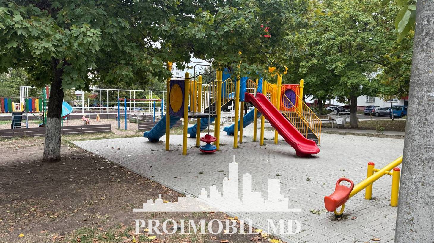 https://images.proimobil.md/1wKlQNAtEE3Ko225h0igbjHnWYQ0QB6gjgpF-Pm9Iek/watermark:0.75:so:0:30:0.39/resize:fill:1460:816:1/gravity:ce/bG9jYWw6Ly8vZXN0YXRlL2xyLzEwNzg4ODhjLTlkMTQtNGEwNS05OGM3LTg1N2YzNjhmNWRkNy5qcGVn