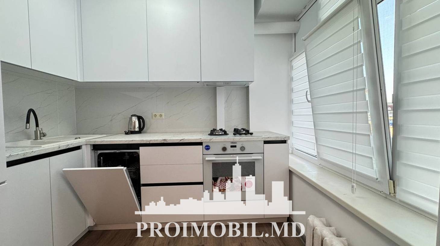 https://images.proimobil.md/1wZ86lEMTXbM7G8hmH80v7E6tb87tp6ogrPIDT9XEDs/watermark:0.75:so:0:30:0.39/resize:fill:1460:816:1/gravity:ce/bG9jYWw6Ly8vZXN0YXRlL2xyLzg4MjEwNWVmLWExZDItNDJiOC1hY2U3LTVhM2JiZGQzMzcxZC5qcGVn