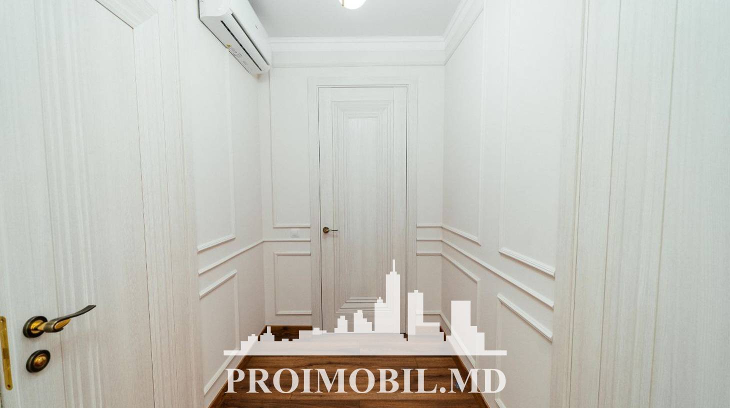 https://images.proimobil.md/1yCr7Y138gThCq8OP8vzt5svtq7FAsY77IMr65rpDZU/watermark:0.75:so:0:30:0.39/resize:fill:1460:816:1/gravity:ce/bG9jYWw6Ly8vZXN0YXRlL2xyLzFiNmM1MGZmLThlMDMtNGFmMy05MDBjLTg2NDUzNTdjN2ZkOS5qcGVn