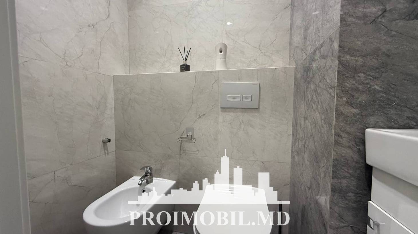 https://images.proimobil.md/2-wXl89UUrXBhJU81fiVFSZdrCeCcNNY--4zq6Ux7Ig/watermark:0.75:so:0:30:0.39/resize:fill:1460:816:1/gravity:ce/bG9jYWw6Ly8vZXN0YXRlL2xyL2M3NzA3OTc5LTJjMzMtNDJiZi04YTQ2LTc2ODAwZmNjZWRlNS5qcGVn