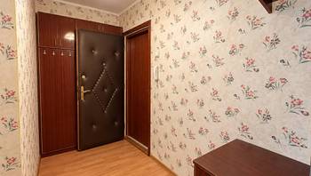 https://images.proimobil.md/22pqyEv-h-ST_OrQQ53gg-_0EPmfjbLH01UQ2Ru00aw/resize:fill:350:198:1/gravity:ce/bG9jYWw6Ly8vZXN0YXRlL2xyLzI3MTRkMTdjLWQyNDUtNDg0OS04MmIzLTViYzdjZGQ4MDFjZC5qcGVn
