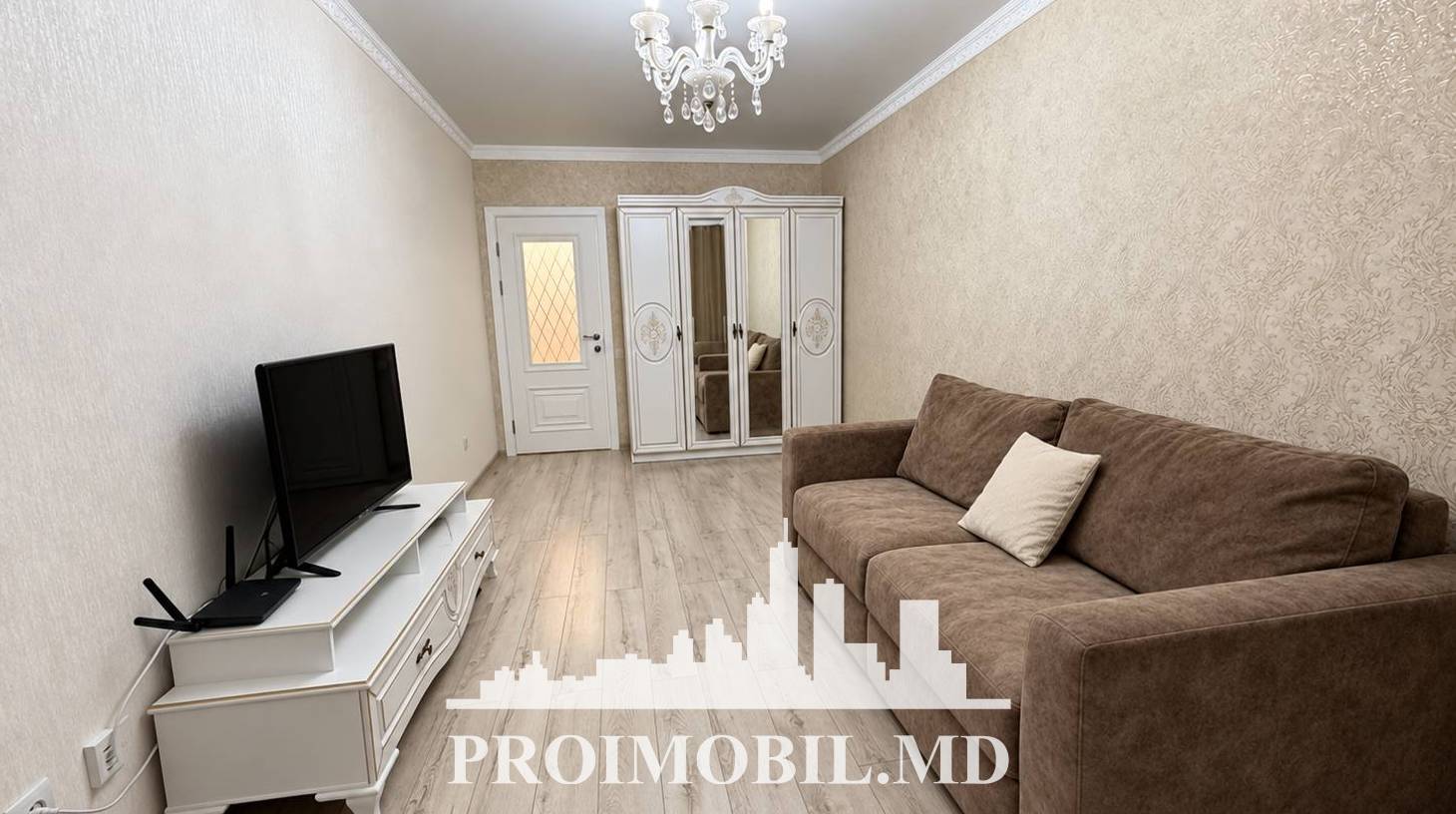 https://images.proimobil.md/23VgBY3NEZtyvxq2K5Y7uv5q9ywUk3QliWJ23kF4vCc/watermark:0.75:so:0:30:0.39/resize:fill:1460:816:1/gravity:ce/bG9jYWw6Ly8vZXN0YXRlL2xyLzM2YjBmMzUzLWQyYjgtNGJjNC05NjRlLTQ0ZGZmZTE4ZTJhYy5qcGVn