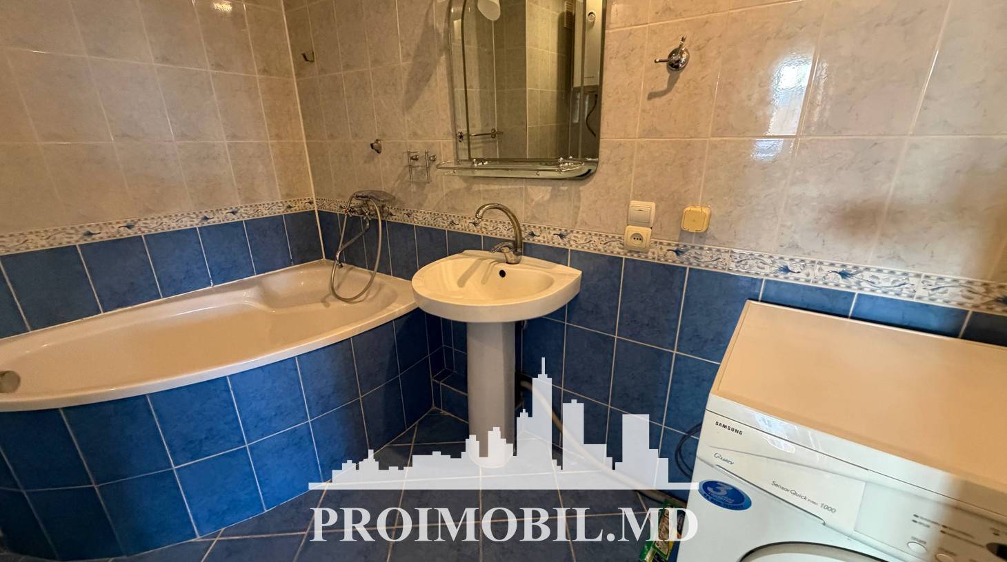 https://images.proimobil.md/26cCPijp41U6QN0zleUyxgkoNbqjN2UziLDEX5x52I0/watermark:0.75:so:0:30:0.39/resize:fill:1460:816:1/gravity:ce/bG9jYWw6Ly8vZXN0YXRlL2xyLzljNWJiMTA2LTllNzUtNDRmZS05NzE2LTMxNTVmOWMyNDFiZS5qcGVn