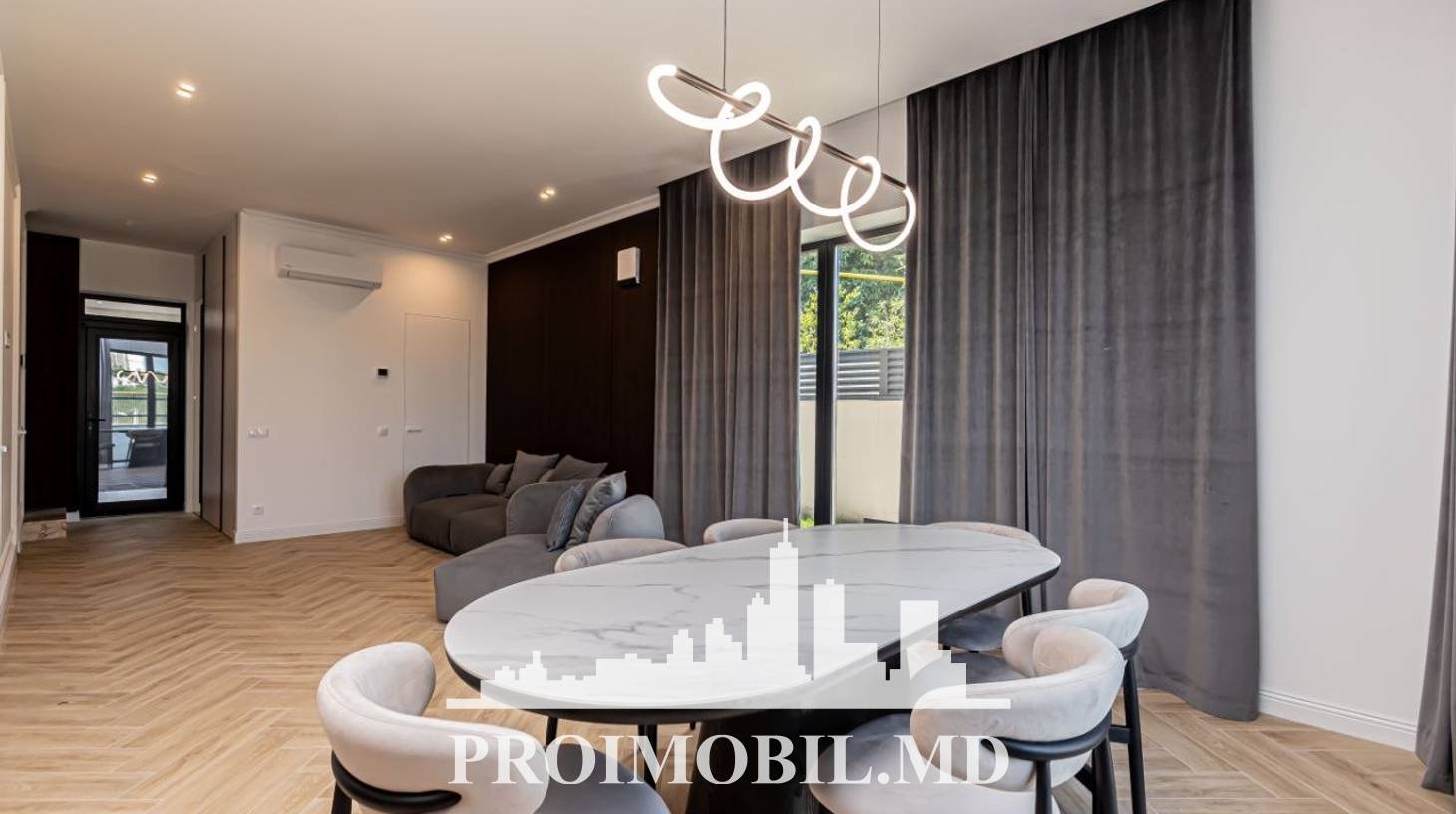 https://images.proimobil.md/27r6LSGJd-wyN_w6re7gixjZLIQ6vq18hHa0SPmqh54/watermark:0.75:so:0:30:0.39/resize:fill:1460:816:1/gravity:ce/bG9jYWw6Ly8vZXN0YXRlL2xyL2YwMzAwOWMwLTA2YmMtNDY5ZS1iNmVjLWZlNzBmMTQ2NGJlZi5qcGVn