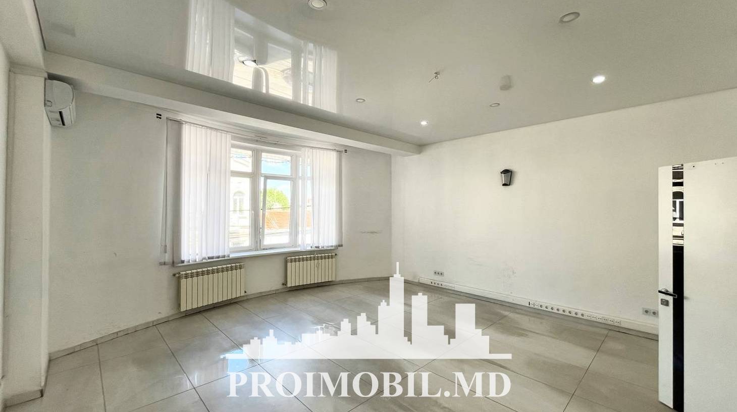 https://images.proimobil.md/28BxqRwYDLKFpmNrBI6fFVhvLKWIvctmX23XhCy976o/watermark:0.75:so:0:30:0.39/resize:fill:1460:816:1/gravity:ce/bG9jYWw6Ly8vZXN0YXRlL2xyLzBkYTZhOTRmLWIwOTEtNDhlZS1iOWNmLTBkYThiNGM3MjBlNy5qcGVn