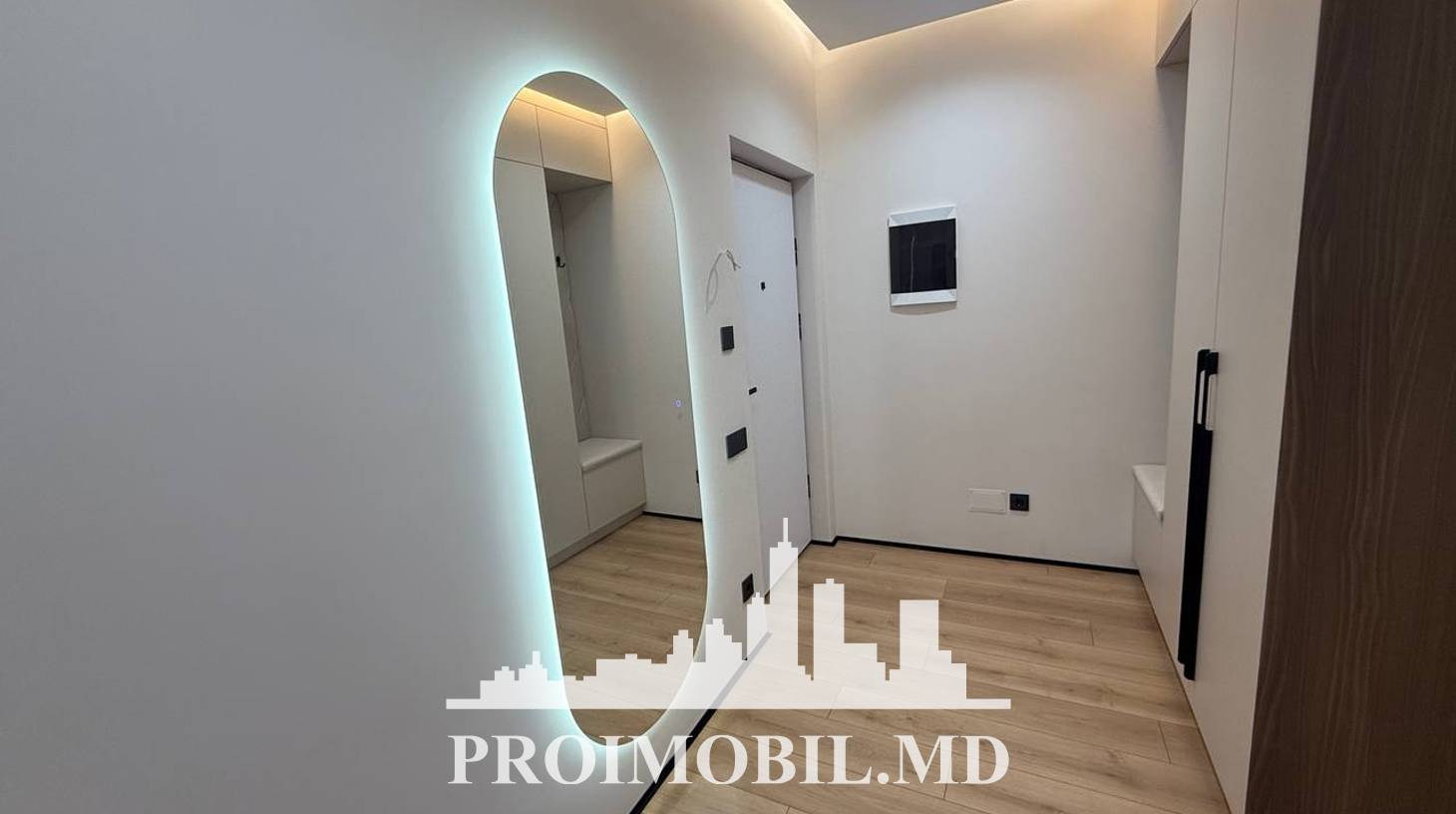 https://images.proimobil.md/2AM-bFIU0anMfwDOrdUP488yxh7cGWTjWfq6zGV-vA0/watermark:0.75:so:0:30:0.39/resize:fill:1460:816:1/gravity:ce/bG9jYWw6Ly8vZXN0YXRlL2xyLzg4MmU5OTg0LTY2YzgtNDJhYi1hNjgzLTdmNDg0NGZiNmUyYi5qcGVn