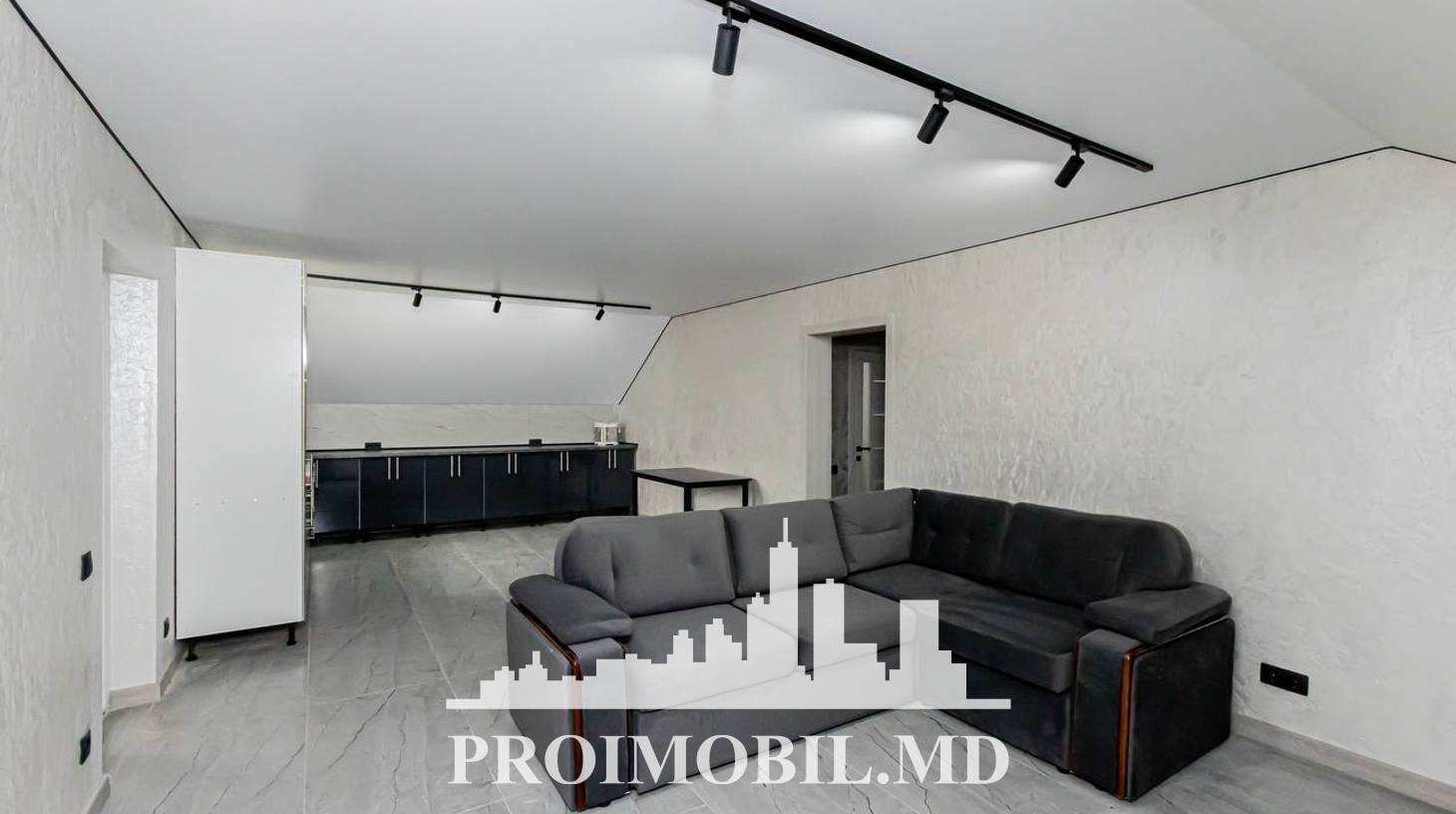 https://images.proimobil.md/2BZOQO3ahzSX7SW0HNaj-J0V4mC-WpNm4QfuLKGM4ng/watermark:0.75:so:0:30:0.39/resize:fill:1460:816:1/gravity:ce/bG9jYWw6Ly8vZXN0YXRlL2xyL2RmODg1NDY5LWQwMDItNGRmMS04ODQxLWViMzk5YjczZjhmNi5qcGVn