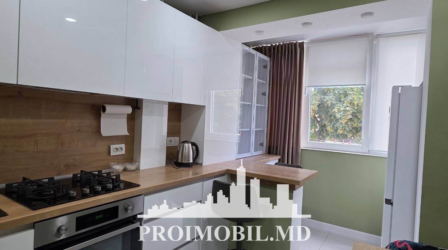 https://images.proimobil.md/2GCZViF2l77pJeTVV-2Sp3ICae3lJ6V-dKE9xUWCEi4/watermark:0.75:so:0:30:0.39/resize:fill:1460:816:1/gravity:ce/bG9jYWw6Ly8vZXN0YXRlL2xyLzg1YzZjYTgxLTRiNDMtNDUwZi04NjU2LTM0MjBhYjMyZjQ3MC5qcGVn