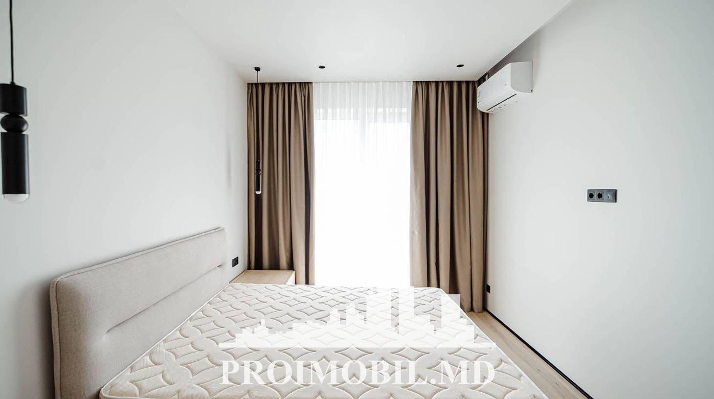 https://images.proimobil.md/2JYH9NF5gMikjxkVgzUku-6jND24Gp202-Uy2N6zWpc/watermark:0.75:so:0:30:0.39/resize:fill:1460:816:1/gravity:ce/bG9jYWw6Ly8vZXN0YXRlL2xyLzJjY2I4YmQxLWRjMTctNGIxNi04Y2QxLTVjN2VkOGFiNjlmNC5qcGVn