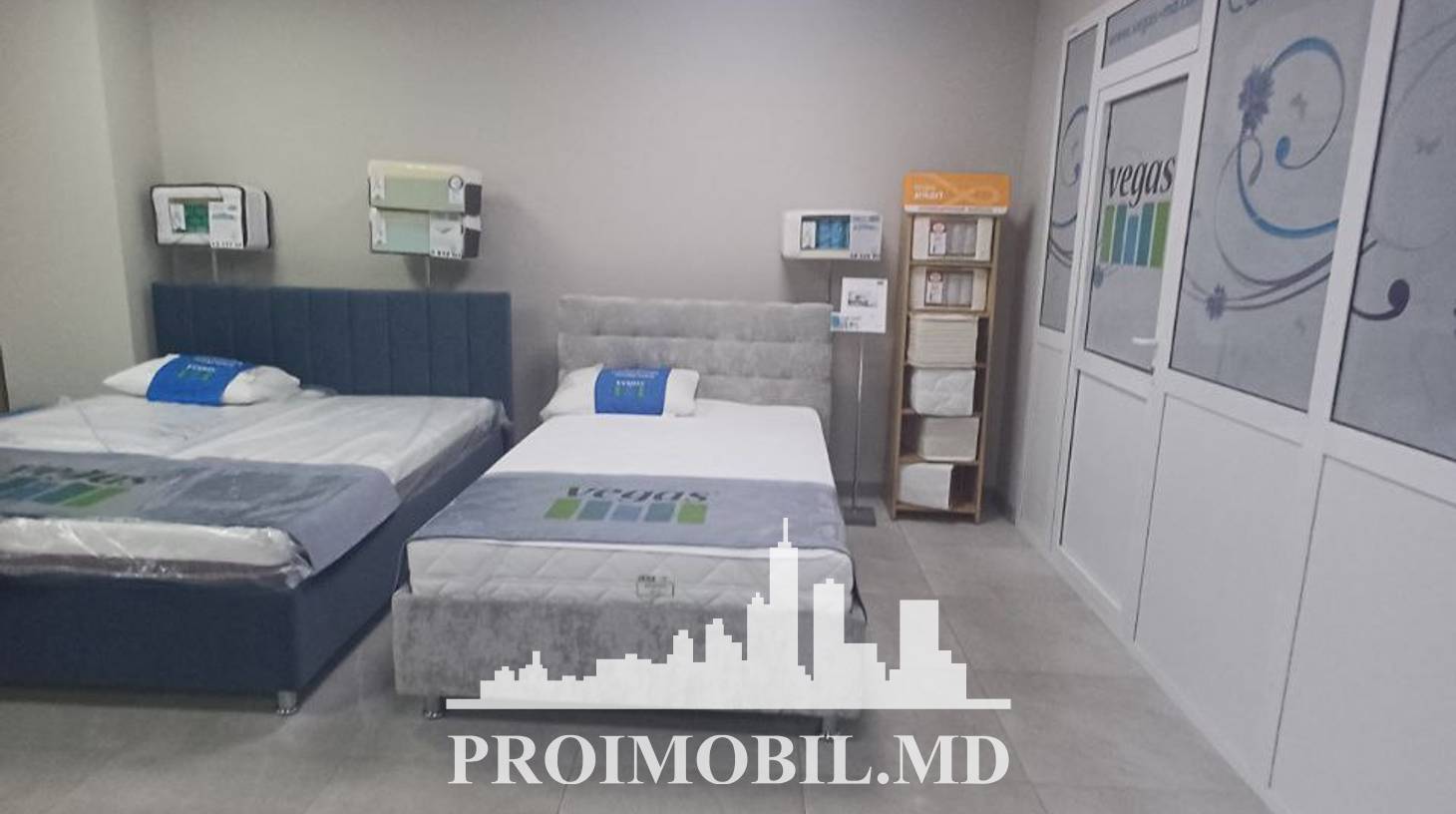 https://images.proimobil.md/2Jn7ji0b8DAUlHNHgkoFAI2pKup8Na9zPReAk7CI6X0/watermark:0.75:so:0:30:0.39/resize:fill:1460:816:1/gravity:ce/bG9jYWw6Ly8vZXN0YXRlL2xyLzJhN2VkNDIxLWVhNzYtNGNjMy1iNDkzLTBlYjA2NzE0Mzg1OC5qcGVn