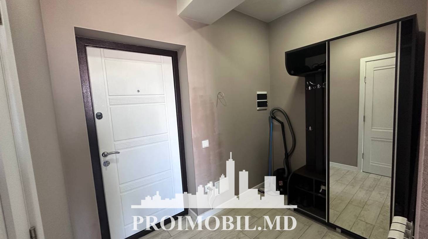 https://images.proimobil.md/2LHOZ-V1dd4lIKkDWPeV1Ci1qXzNyx7TxlkTMj5xNwI/watermark:0.75:so:0:30:0.39/resize:fill:1460:816:1/gravity:ce/bG9jYWw6Ly8vZXN0YXRlL2xyLzJkNWM5ZjI2LTc1ZjUtNGMwYS04ZmVhLWZiOTQ4NDFkNDM3NS5qcGVn