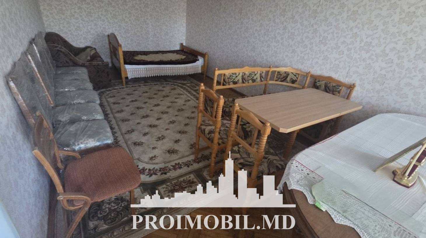 https://images.proimobil.md/2MXiTghZYgwF27XmSFKDmUB_r1HRQrgB4nXBGIP1v88/watermark:0.75:so:0:30:0.39/resize:fill:1460:816:1/gravity:ce/bG9jYWw6Ly8vZXN0YXRlL2xyL2FmNGQ4YTg1LWFhZDYtNGM4MC1hM2FiLWJiOTkyY2MwOGMwZi5qcGVn