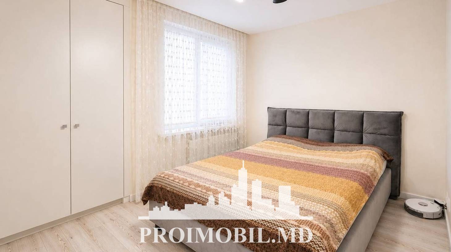 https://images.proimobil.md/2Ug6Q6JYIHAFPC6ZlXiP1dCcS51cgXm0Ps4eLa4GKvI/watermark:0.75:so:0:30:0.39/resize:fill:1460:816:1/gravity:ce/bG9jYWw6Ly8vZXN0YXRlL2xyLzE4NTlhMGZjLWQ1ODQtNDU0My05MmVmLWY4YmE1YWE1NWNkNC5qcGVn