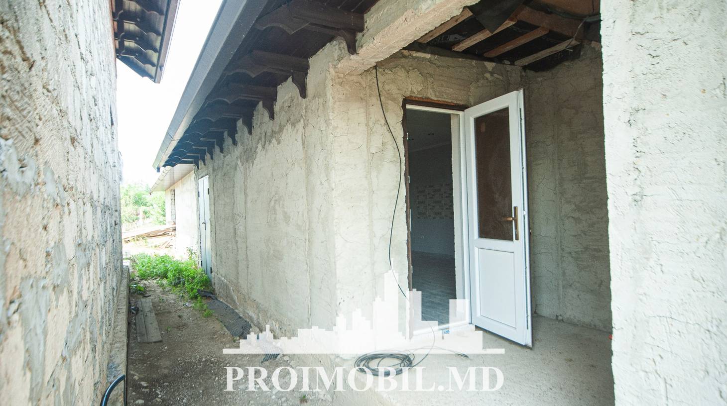 https://images.proimobil.md/2W5HXh5iYtK9UMaxQMA71Sy1rYlPtOAKfxl2xUr_5hA/watermark:0.75:so:0:30:0.39/resize:fill:1460:816:1/gravity:ce/bG9jYWw6Ly8vZXN0YXRlL2xyLzJjYzhjYmQ5LTY5ZDAtNGYyOC05Nzc0LTExNTg2OTM0NTI1Yy5qcGVn