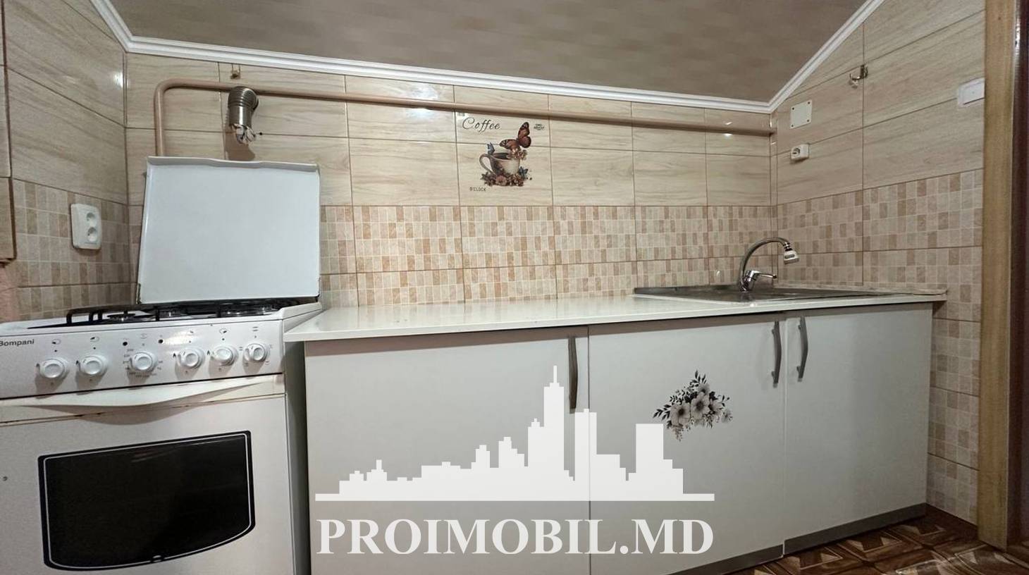 https://images.proimobil.md/2Y4nqP9k5tzz9uWOa7tQ3o5pzWuPADvzrj2PjmCDuiA/watermark:0.75:so:0:30:0.39/resize:fill:1460:816:1/gravity:ce/bG9jYWw6Ly8vZXN0YXRlL2xyLzlmNGMxOTE4LWQ2NDEtNDA0Yy04ZjBhLTk5YWY1ZWQ3MzBhYS5qcGVn