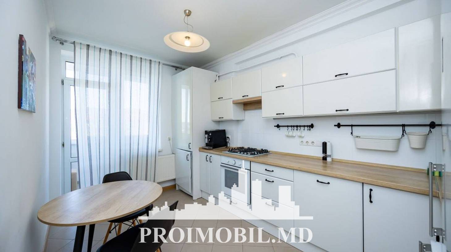 https://images.proimobil.md/2Z6Z9RTWc61VDZFXHfh06lASS_1ltx21jUTC2drAyLQ/watermark:0.75:so:0:30:0.39/resize:fill:1460:816:1/gravity:ce/bG9jYWw6Ly8vZXN0YXRlL2xyL2I0YWMzNzBjLWI1NjUtNDZkYS1iNWNkLWJhM2U2YWQ4OWI4Ni5qcGVn