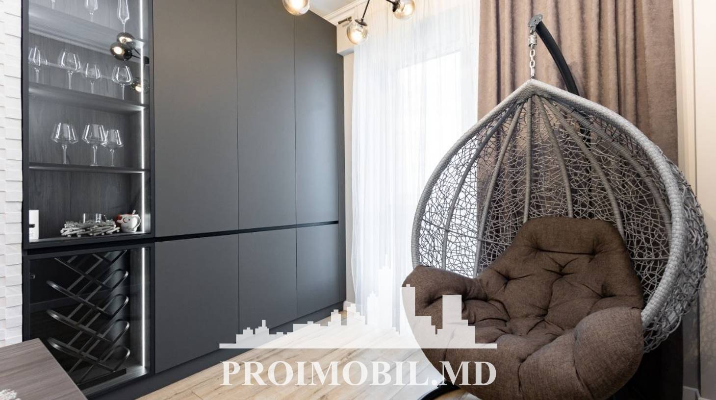 https://images.proimobil.md/2bVcMtWfWefon50-7aS2xm1fLArwOuYLJXo_FoLL23s/watermark:0.75:so:0:30:0.39/resize:fill:1460:816:1/gravity:ce/bG9jYWw6Ly8vZXN0YXRlL2xyLzNkMWNhN2RhLTg5MjYtNGUxMi1hYmU0LTUyZWYyOTA3MDYyNi5qcGVn
