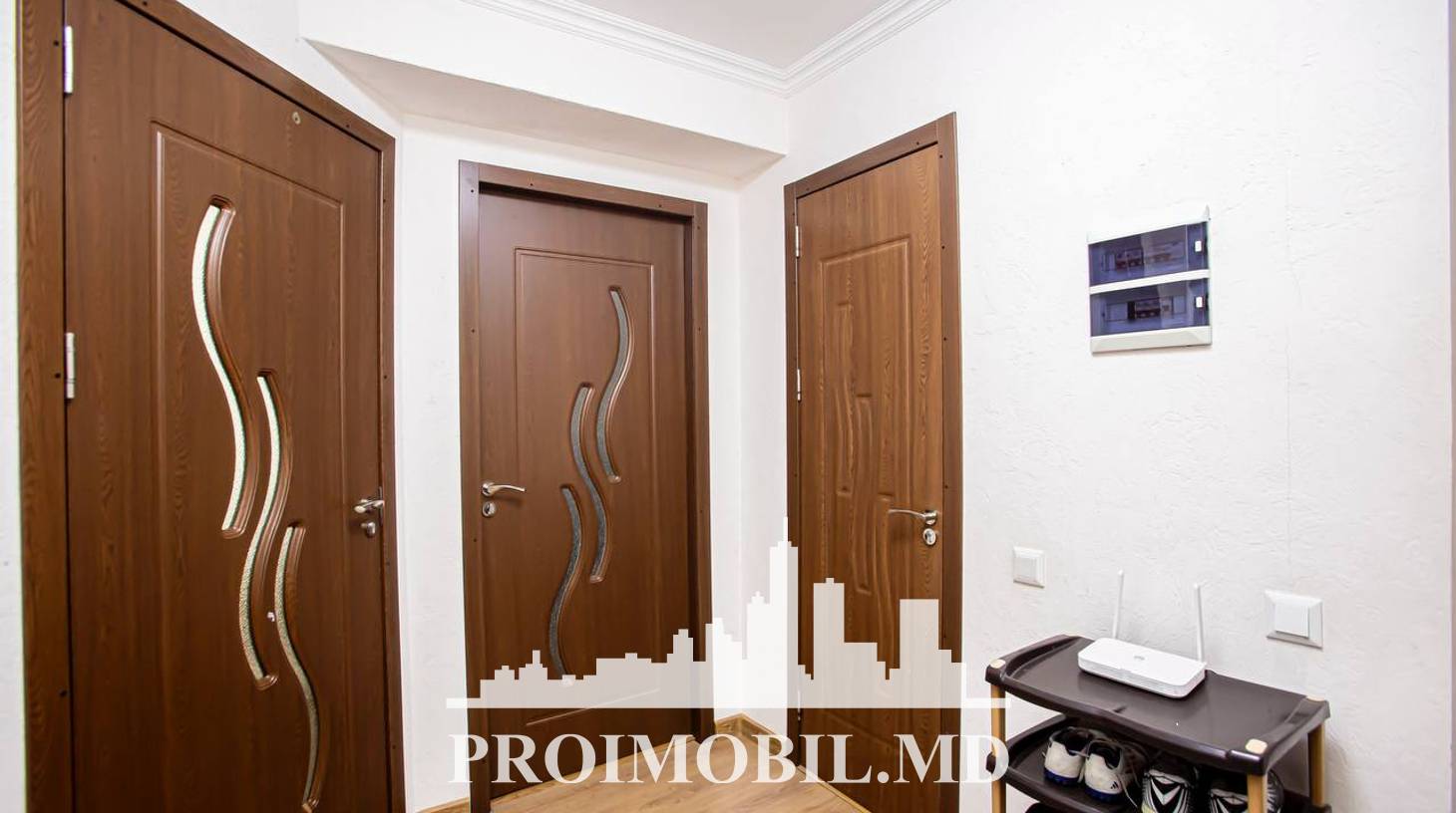https://images.proimobil.md/2bnO87eIQHqfL-MtKC57k3g8FasFLuqlGxOoGQmBXUY/watermark:0.75:so:0:30:0.39/resize:fill:1460:816:1/gravity:ce/bG9jYWw6Ly8vZXN0YXRlL2xyL2M5MjI2NTMxLTg5NmItNDZlOS1hYjQ4LTEyY2QzYTkwMThiYS5qcGVn
