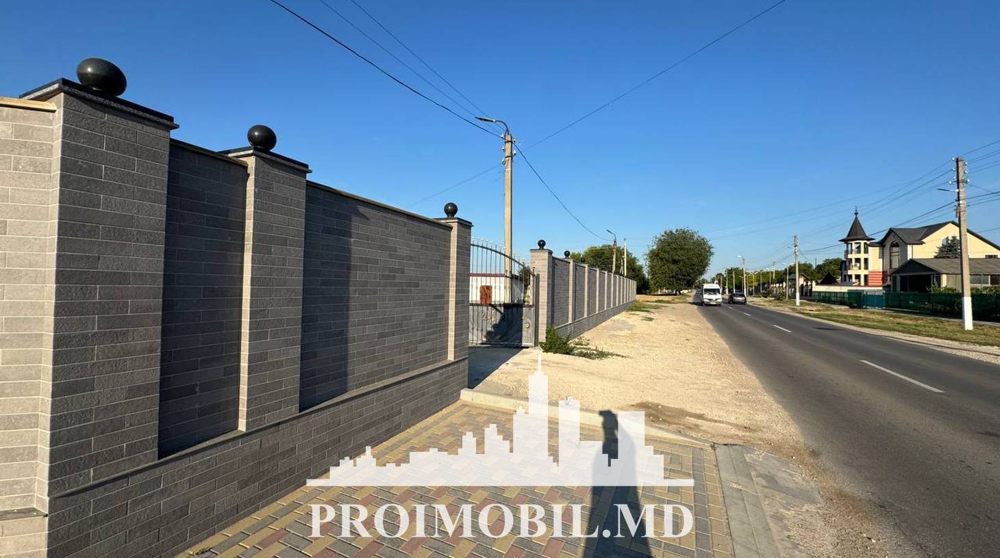 https://images.proimobil.md/2eXvyNFr2vFkD24X5Rrtr8NyuQswxtlg3j9mmu3IkuM/watermark:0.75:so:0:30:0.39/resize:fill:1460:816:1/gravity:ce/bG9jYWw6Ly8vZXN0YXRlL2xyL2I1ODQxMzUyLTNkMTQtNGMyNi05ZmUyLTMyMDcwOWU2NDQ5NS5qcGVn