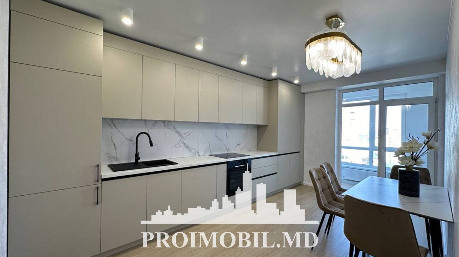 https://images.proimobil.md/2hneBVD0htOz-B0Jdb864AbeGpKB4WZjTyt5s_5n4VQ/watermark:0.75:so:0:30:0.39/resize:fill:1460:816:1/gravity:ce/bG9jYWw6Ly8vZXN0YXRlL2xyL2M5OGU0ZmNjLThkMzktNDJmNy04MmM3LWM2YTE2NTYwNzc5NC5qcGVn
