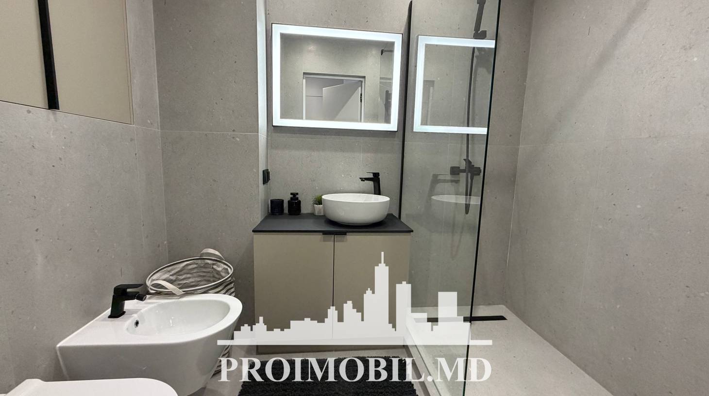 https://images.proimobil.md/2kOc8GWSrJMRL5zhGs22qtjEWxxQORnnFkQK7y9_BxE/watermark:0.75:so:0:30:0.39/resize:fill:1460:816:1/gravity:ce/bG9jYWw6Ly8vZXN0YXRlL2xyL2ZlNDllN2I0LTFlNDktNDdhNy1hZTljLWI3Mjk5OTg0NjA4ZC5qcGVn