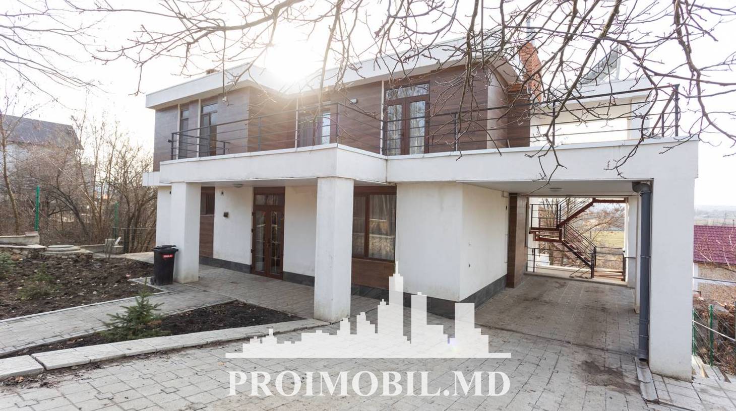 https://images.proimobil.md/2kavj7MBa12dI6fR5TmvC5BW9Fs0dqNCTmSLB7pXx9c/watermark:0.75:so:0:30:0.39/resize:fill:1460:816:1/gravity:ce/bG9jYWw6Ly8vZXN0YXRlL2xyLzY0ZWM5MzAwLWEyZDYtNGZjNS05OTRkLTFjNjU2YzA4OTNkNS5qcGVn